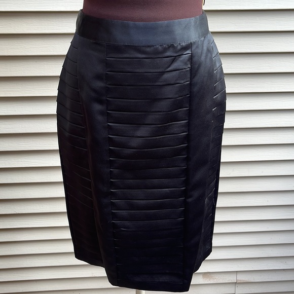 Worthington size 10 petite black satin business or formal skirt - Picture 1 of 8